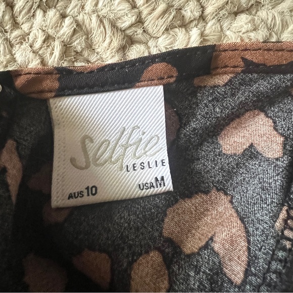 SELFIE LESLIE Hey Girl Ruffle Hem Romper Animal Print SIZE: Medium - Picture 7 of 13